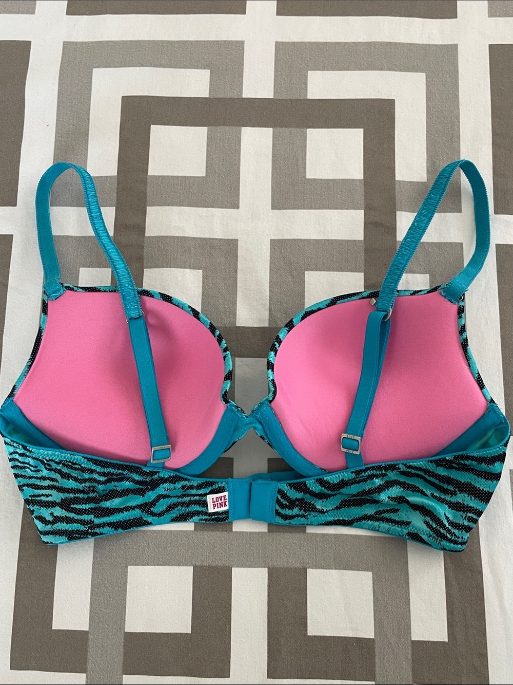 PINK Victoria's Secret Turquoise & Black Zebra Molded Push-up T-Shirt Bra - Picture 15 of 16